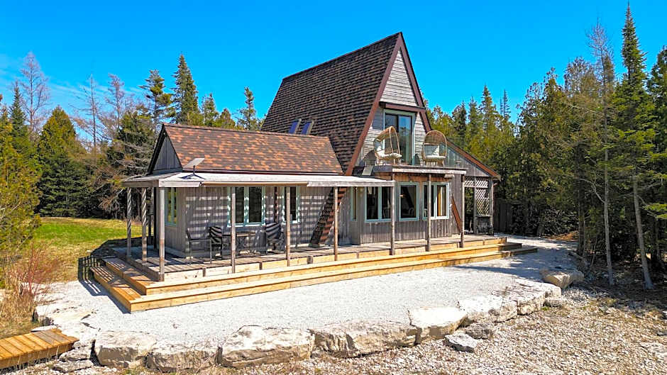 Lands End Private Lakeside Escape