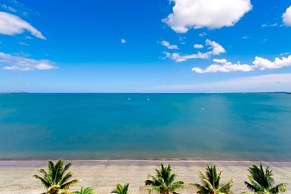 Ramada Suites by Wyndham Wailoaloa Beach Fiji