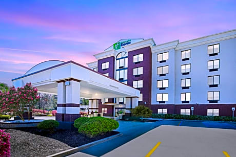 Holiday Inn Express Hotel & Suites Birmingham - Inverness 280 By IHG