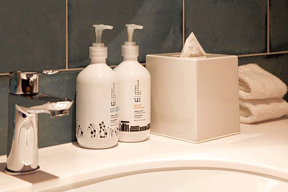 Holiday Inn Express And Suites Queenstown By IHG