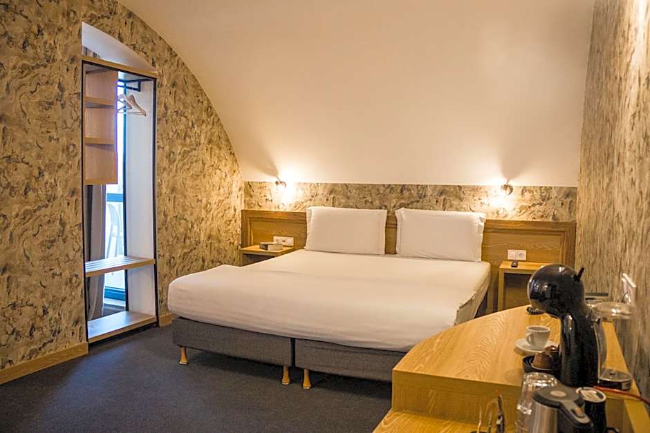 Photo 1 of 6 of Junior Suite