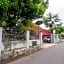 Teratai Guesthouse Mitra RedDoorz near Tugu Yogyakarta