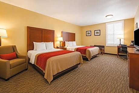 Queen Room with Two Queen Beds and Roll-In Shower - Accessible/Non-Smoking