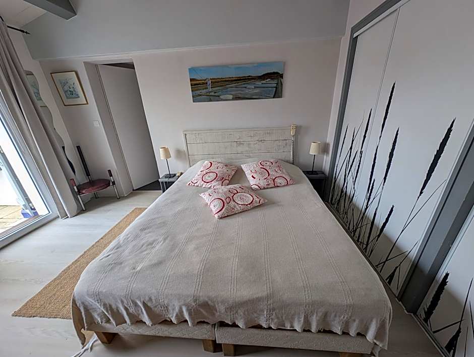 Les Yeux Bleus Bed & Breakfast