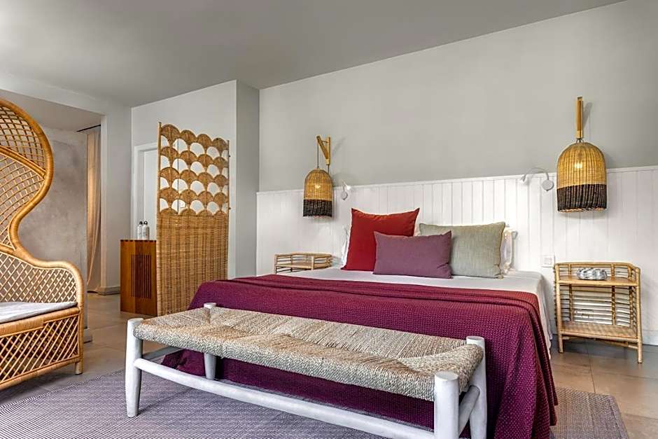 Lagoon Attitude (Adults Only)