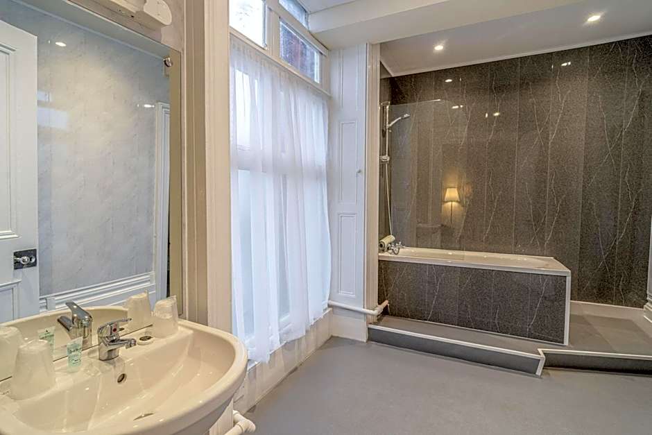 Grand Scarborough Hotel