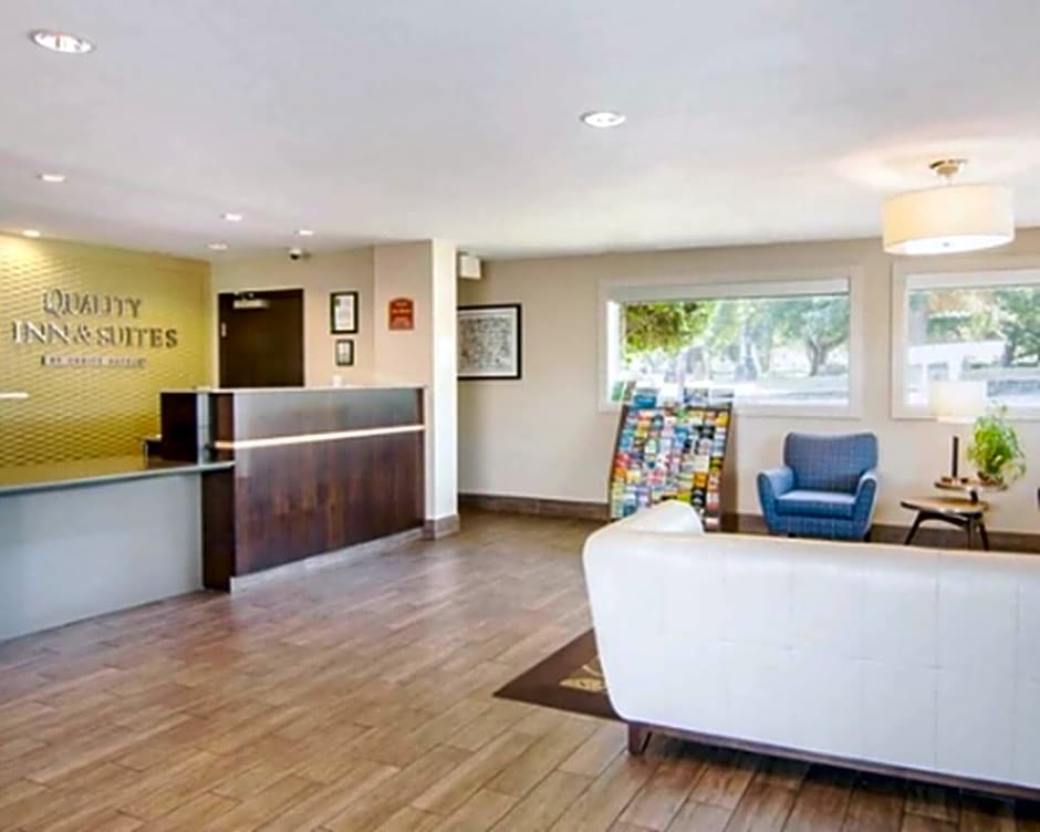 Quality Inn & Suites Airport