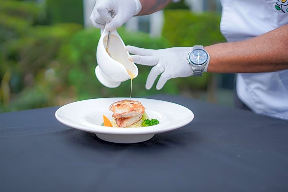 Araliya Green Hills Hotel