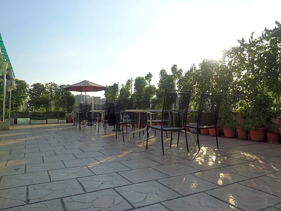 Green Oasis Hotel