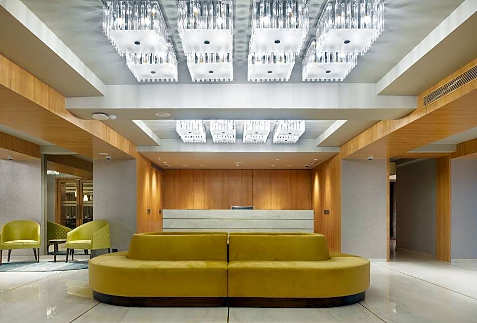 Modi Yoga Retreat - A Luxurious Yoga Retreat on the banks of Ganges