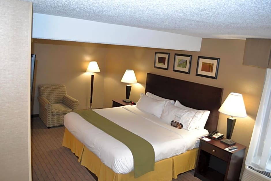 Holiday Inn Express Boston Brockton