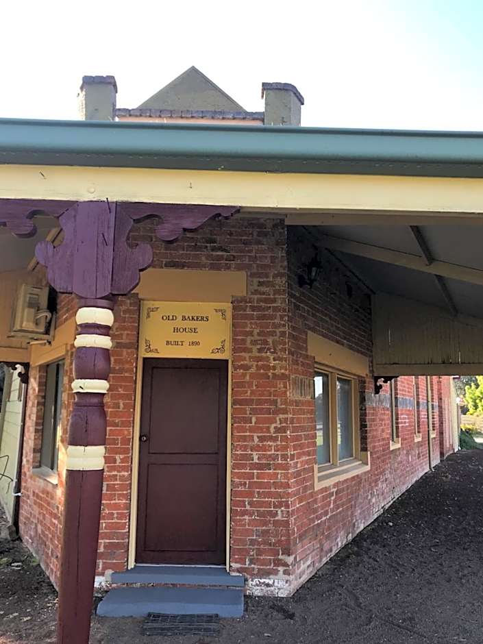 Bakery Park Motor Inn