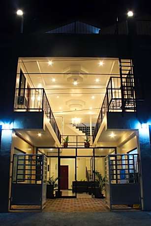 Luna Oslob Travellers Inn