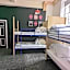 Rock n Bowl Hostel