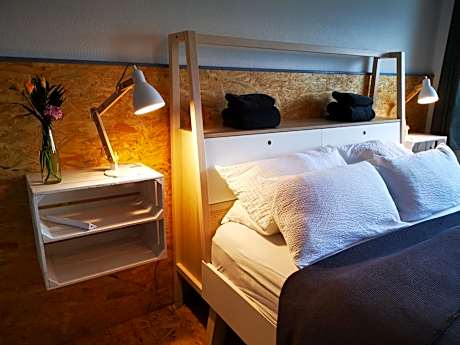Deluxe One-Bedroom Apartment