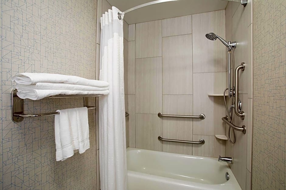 Holiday Inn Express Hotel & Suites Longmont, an IHG Hotel