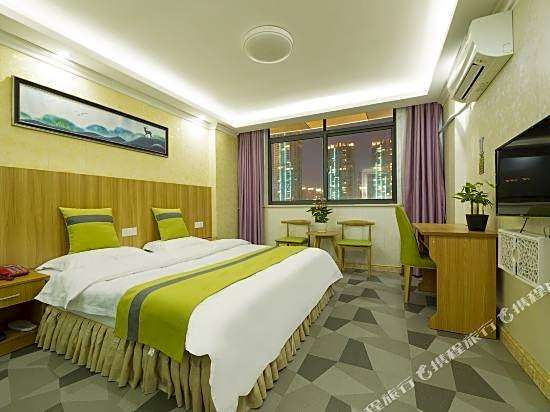 yisuqingju Hotel