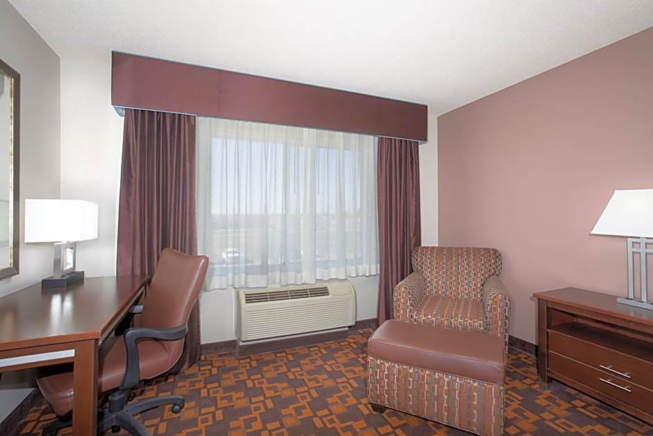 Holiday Inn Express Suites Yankton Hotel By IHG