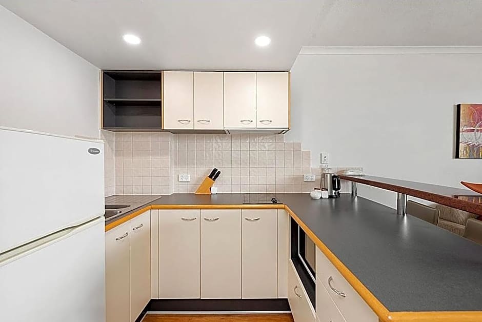 Central Cosmo Apartment Hotel