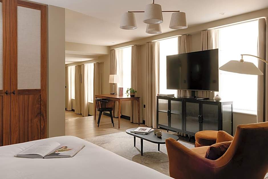 Native Kings Wardrobe, St Pauls