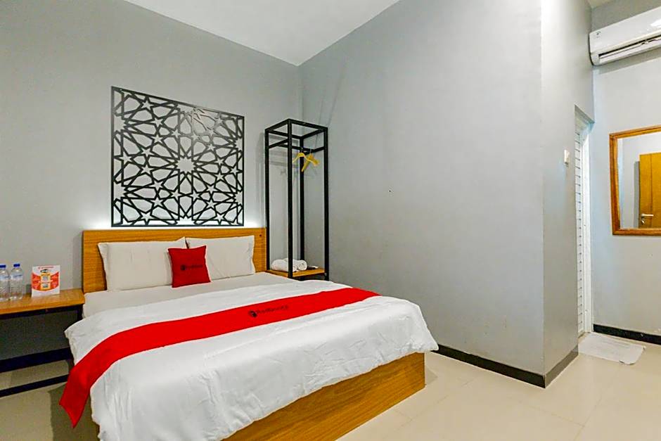 RedDoorz @ Manukan Surabaya