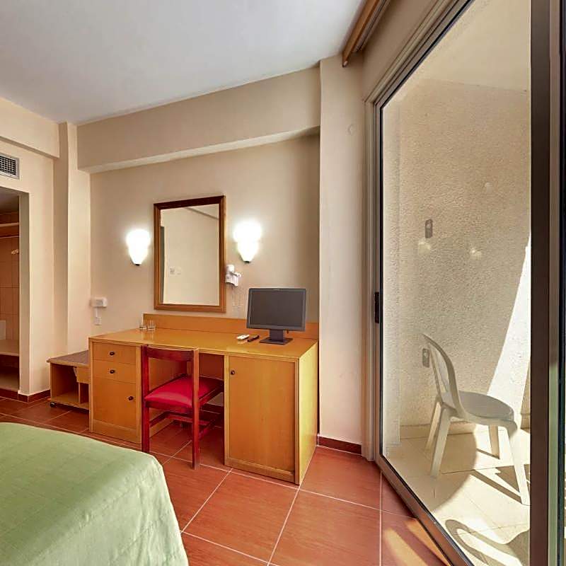 Flamingo Beach Hotel