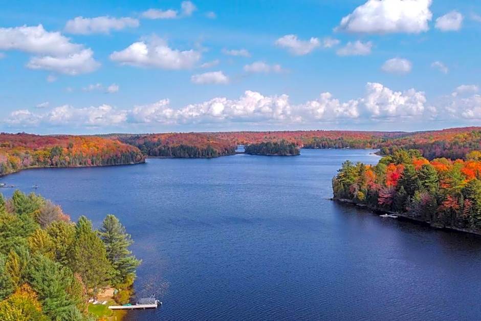 Red Cedar Chalet on Brady Lake