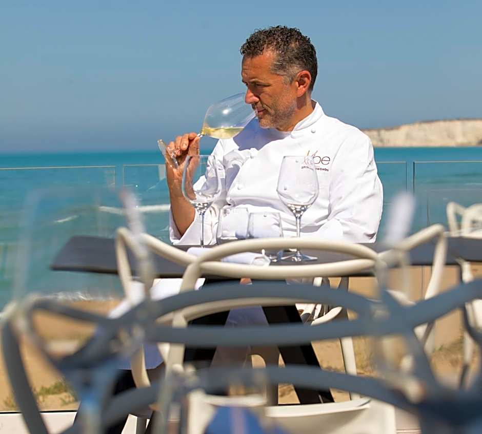 Luna Minoica Suites and Apartments