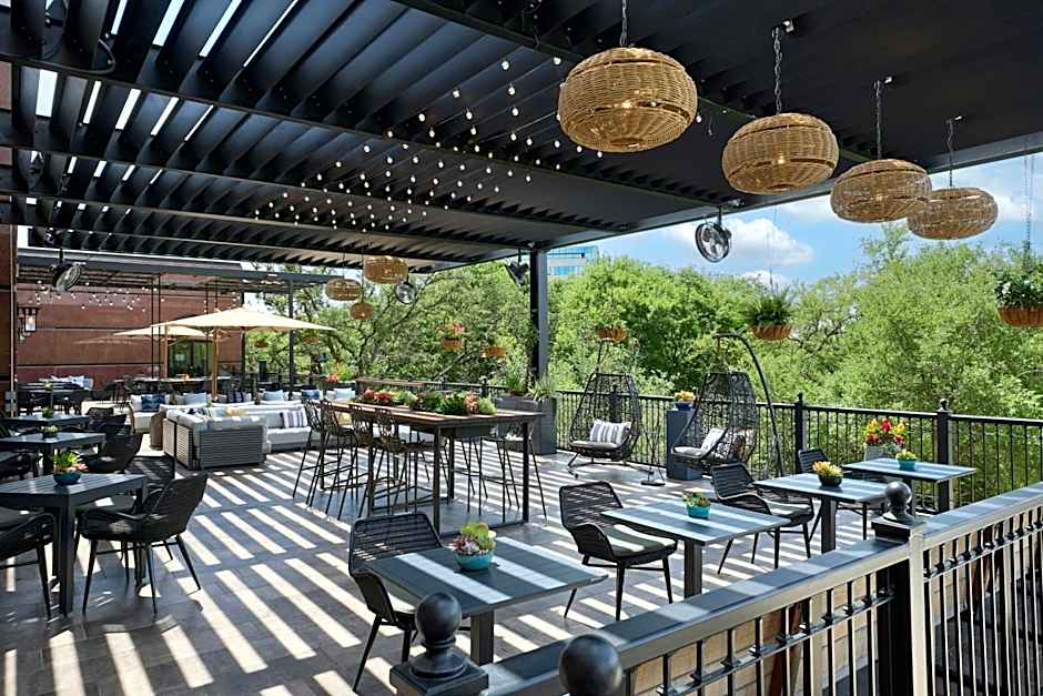 Renaissance by Marriott Austin Hotel