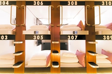 Deluxe Capsule Room for Female