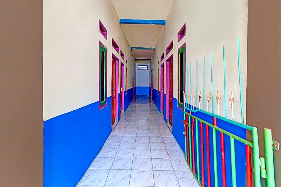 SPOT ON 93622 Wisma Dua Putra Syariah