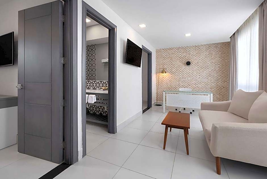 Gran Hotel Europa Santo Domingo, Trademark by Wyndham