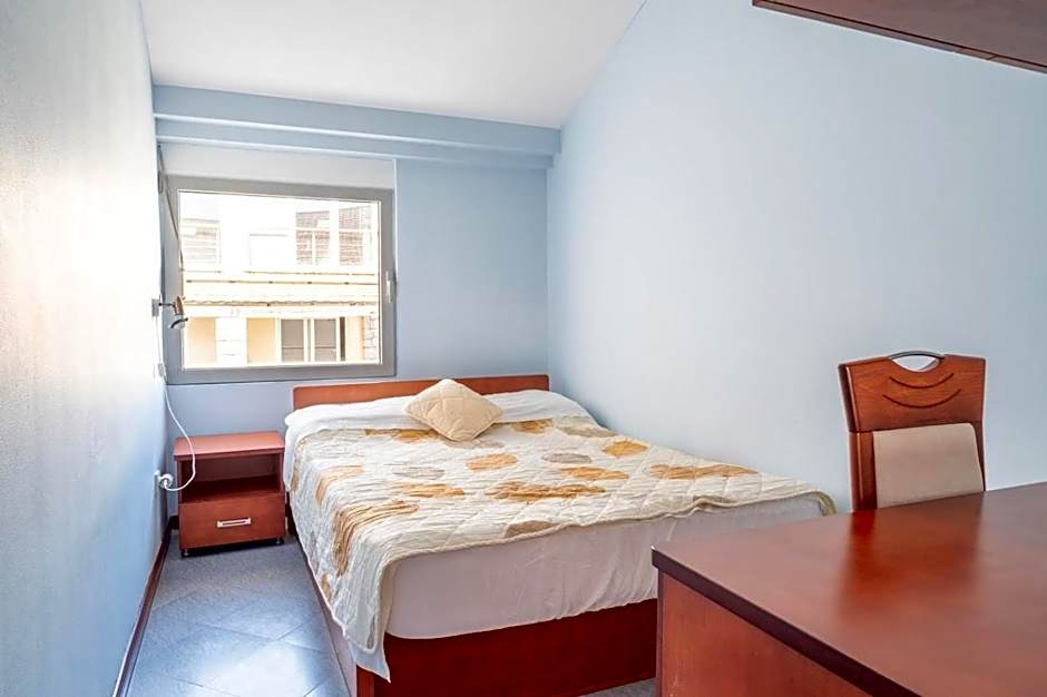Hotel R