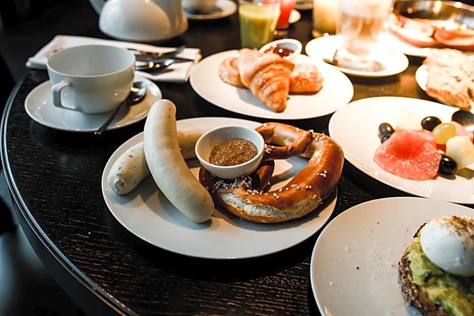 Roomers Munich, Autograph Collection by Marriott