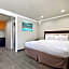Le Blanc Inn & Suites