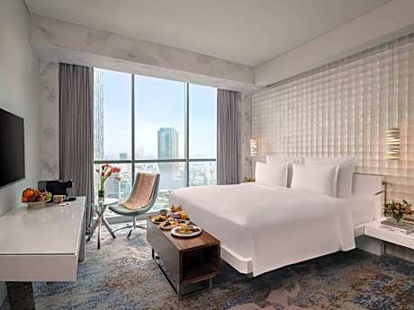 Deluxe King Room with Park View