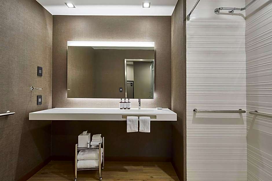 AC Hotel by Marriott Atlanta Airport Gateway