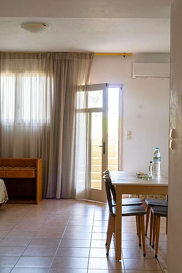 Ilian Beach & Apartments