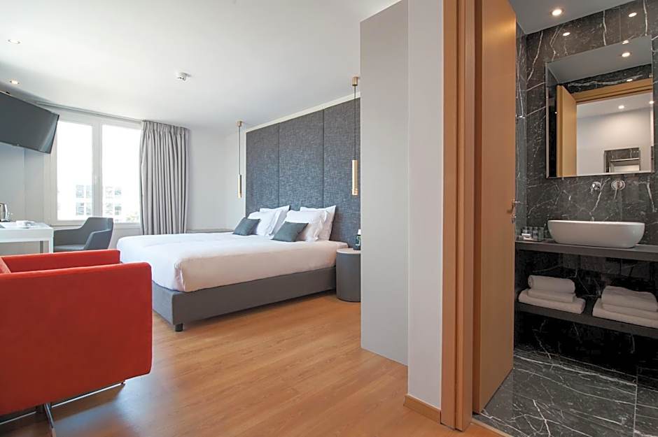 Athenaeum Smart Hotel