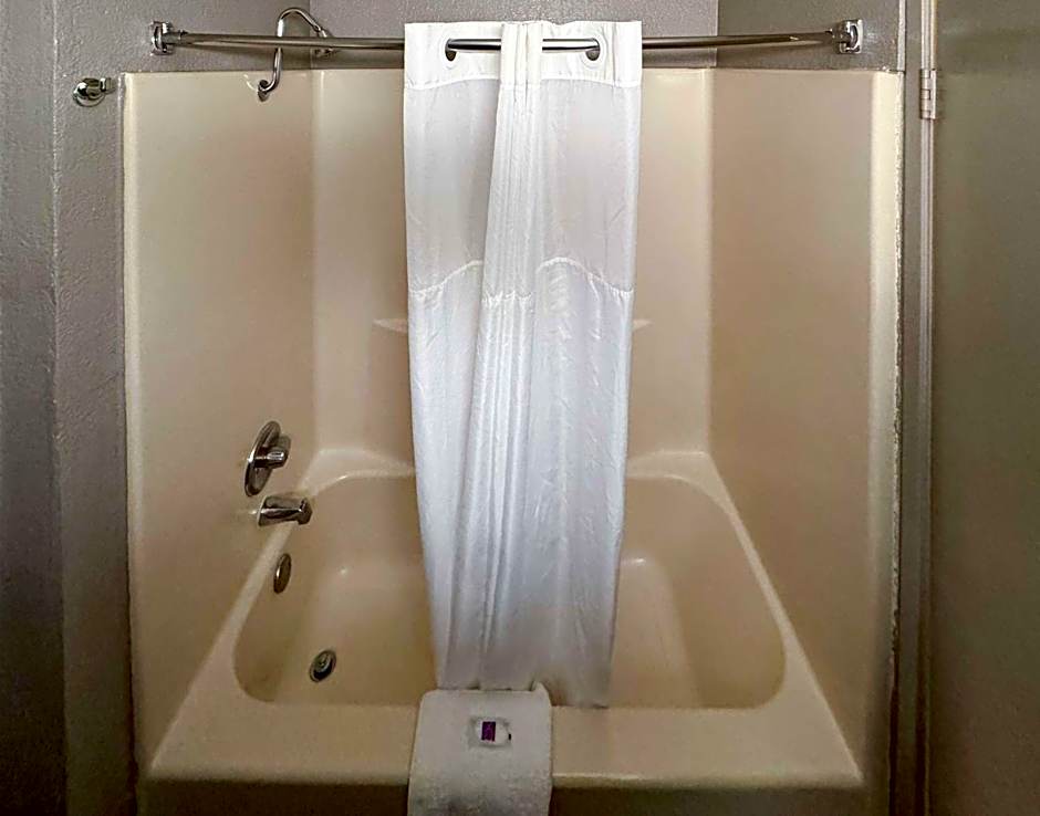 Motel 6-Glenview, IL - Chicago North