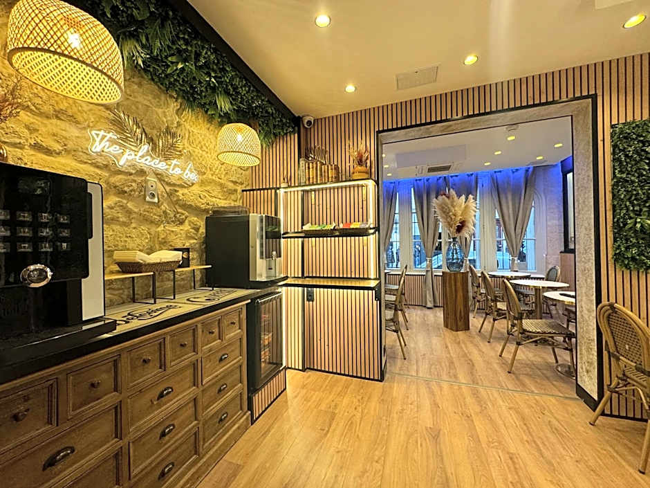 Nation Montmartre Hotel