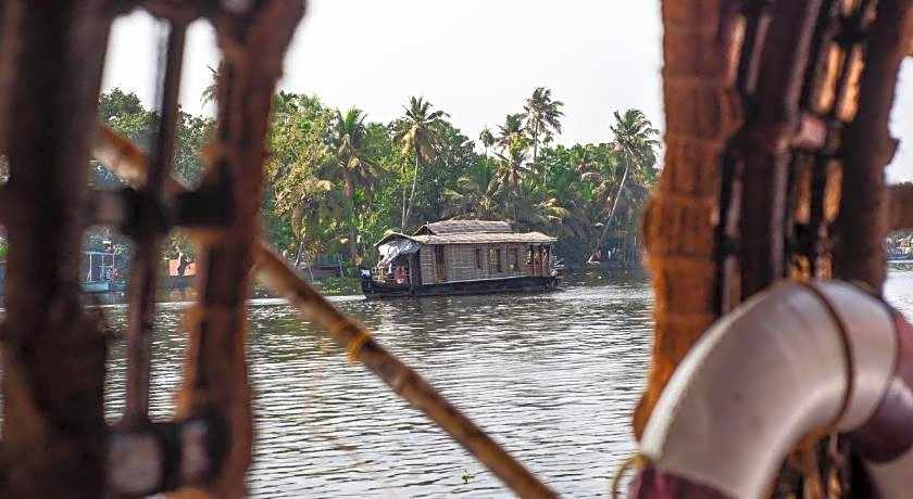 Spice Coast Cruises - Houseboat, A CGH Earth Experience