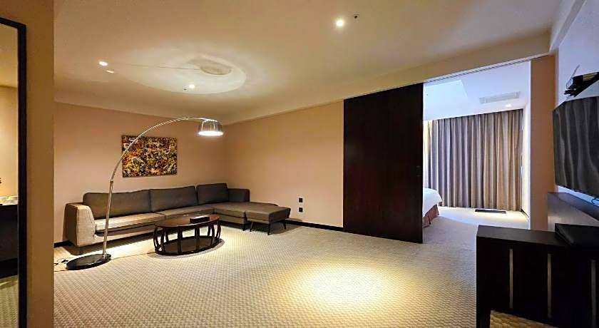 CHECK Inn Taichung LaiLai 