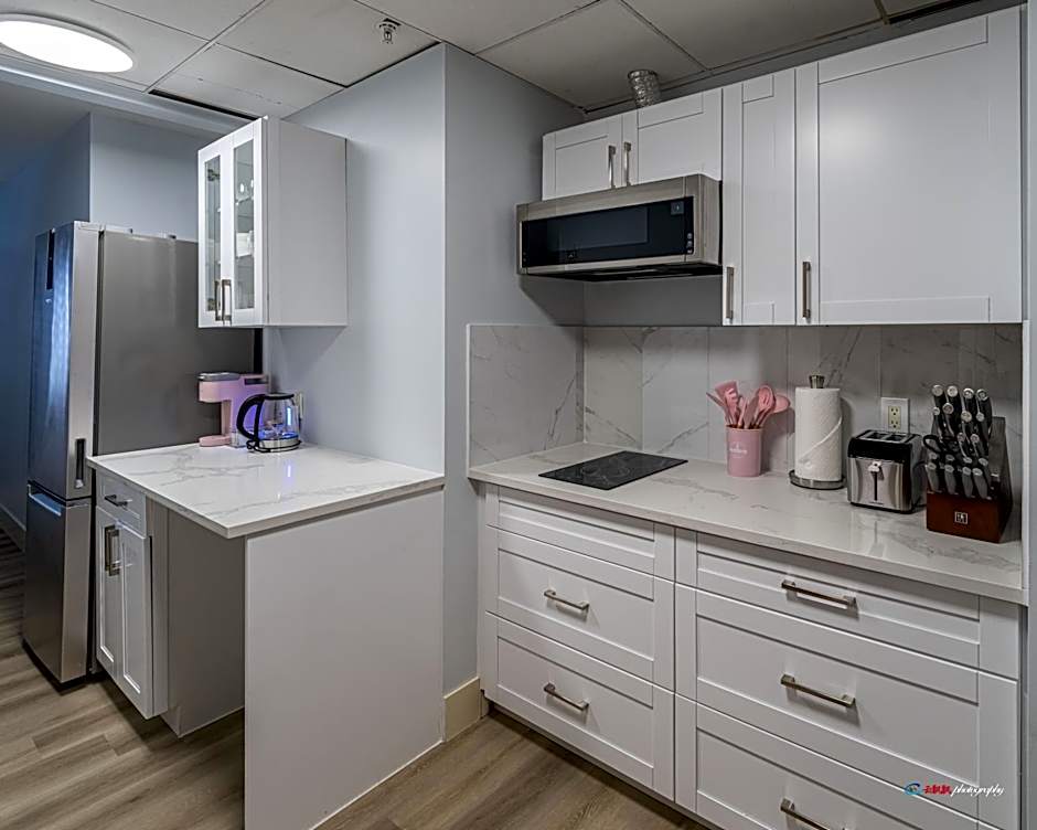 Solara Studio with Pool/Hot tub/Parking/Gym