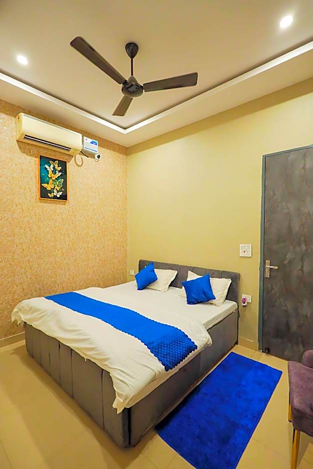 Photo 1 of 8 of Double Room