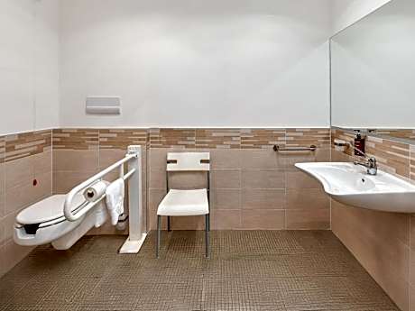 Single Room - Disability Access