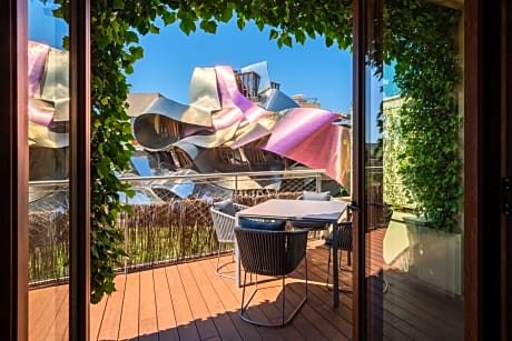 One-Bedroom King Suite, 1 king, Gehry Building view