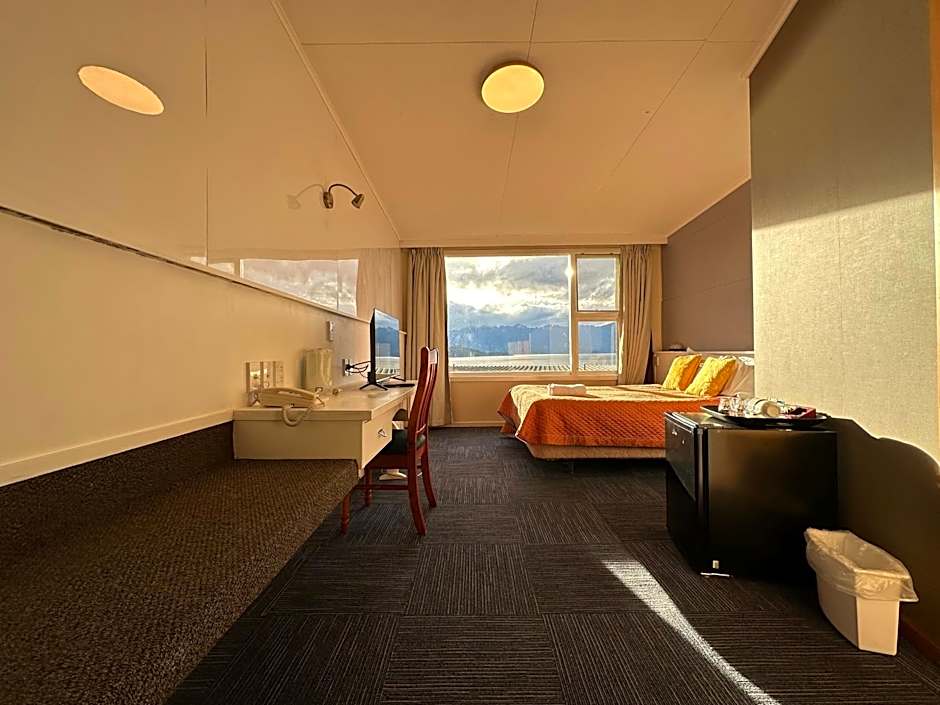 Manapouri Lakeview Motor Inn