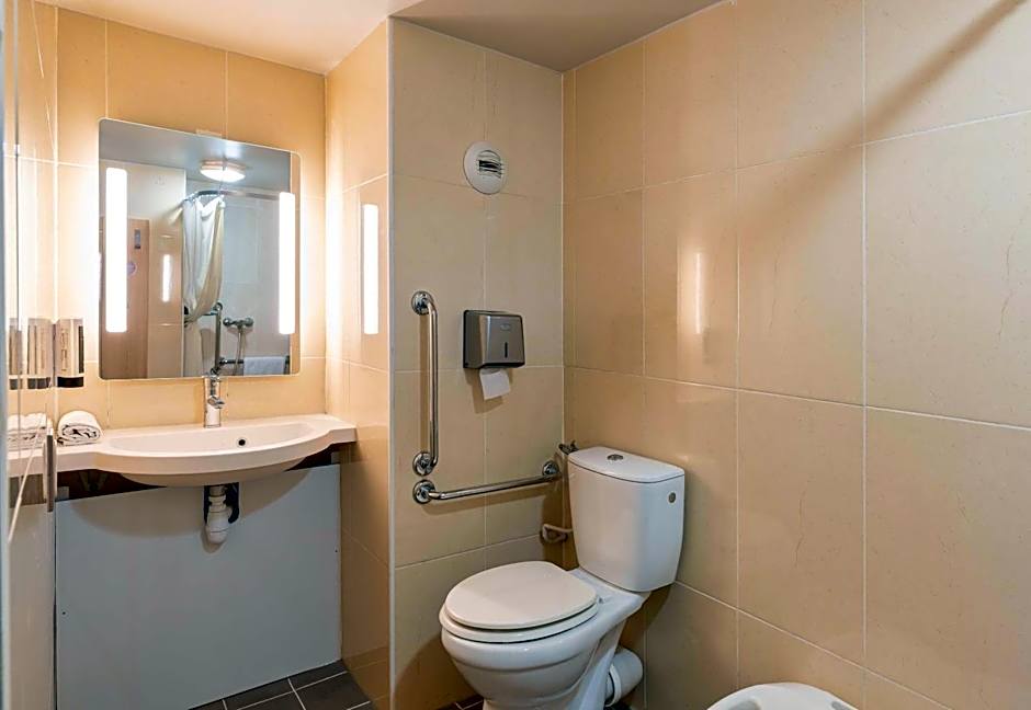 B&B HOTEL Lyon St Priest