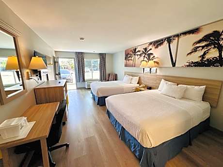 Queen Room with Two Queen Beds - Non-Smoking